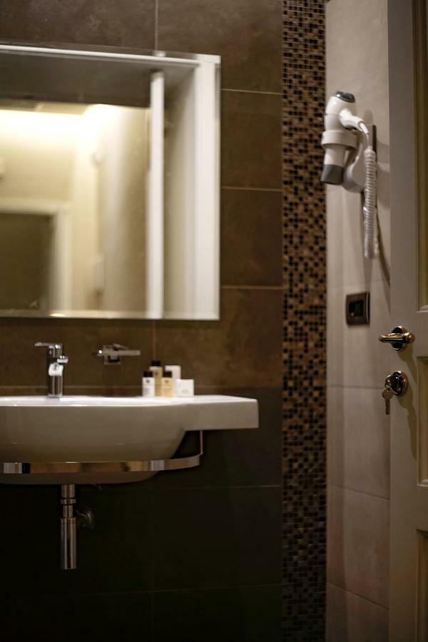לינה וארוחת בוקר קטאניה Relais Anfitheatro מראה חיצוני תמונה
